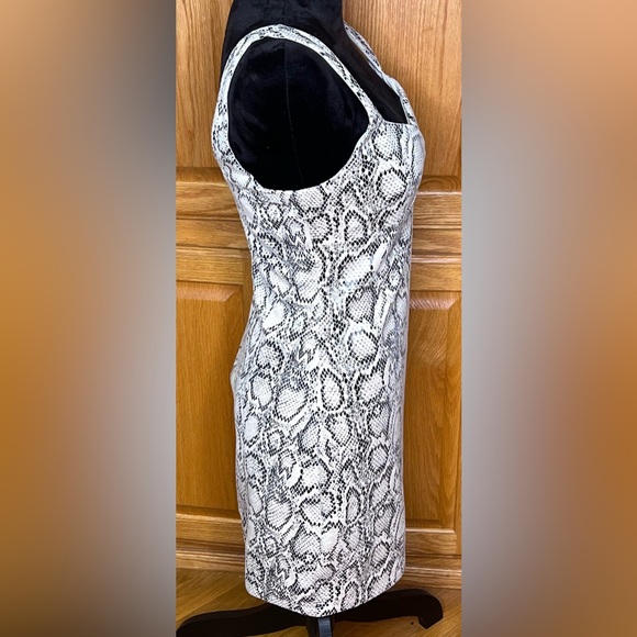 ZARA Animal Print Snakeskin Faux Suede Mini Dress Black & Ecru Size Medium‎ - Picture 6 of 13